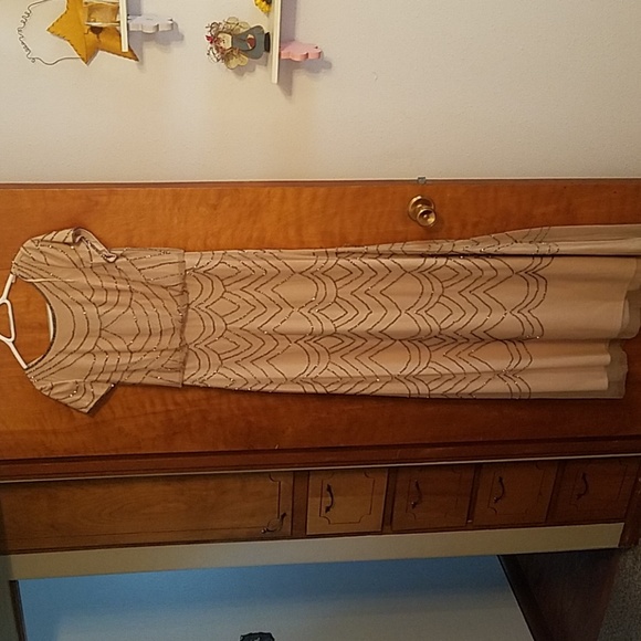 Dress - Picture 2 of 6